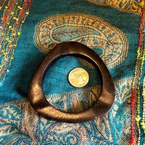 Black wooden triangular bracelet